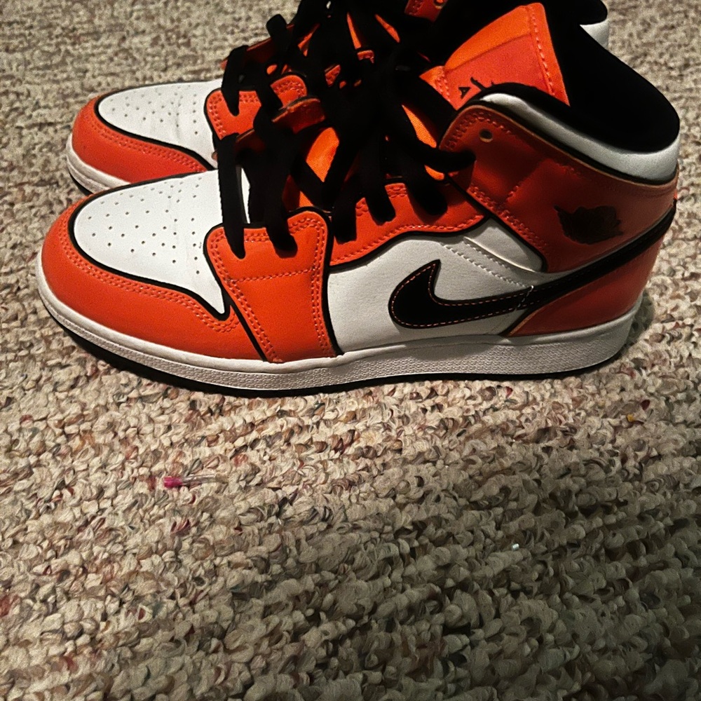 Jordan 1 - Picture 2 of 3